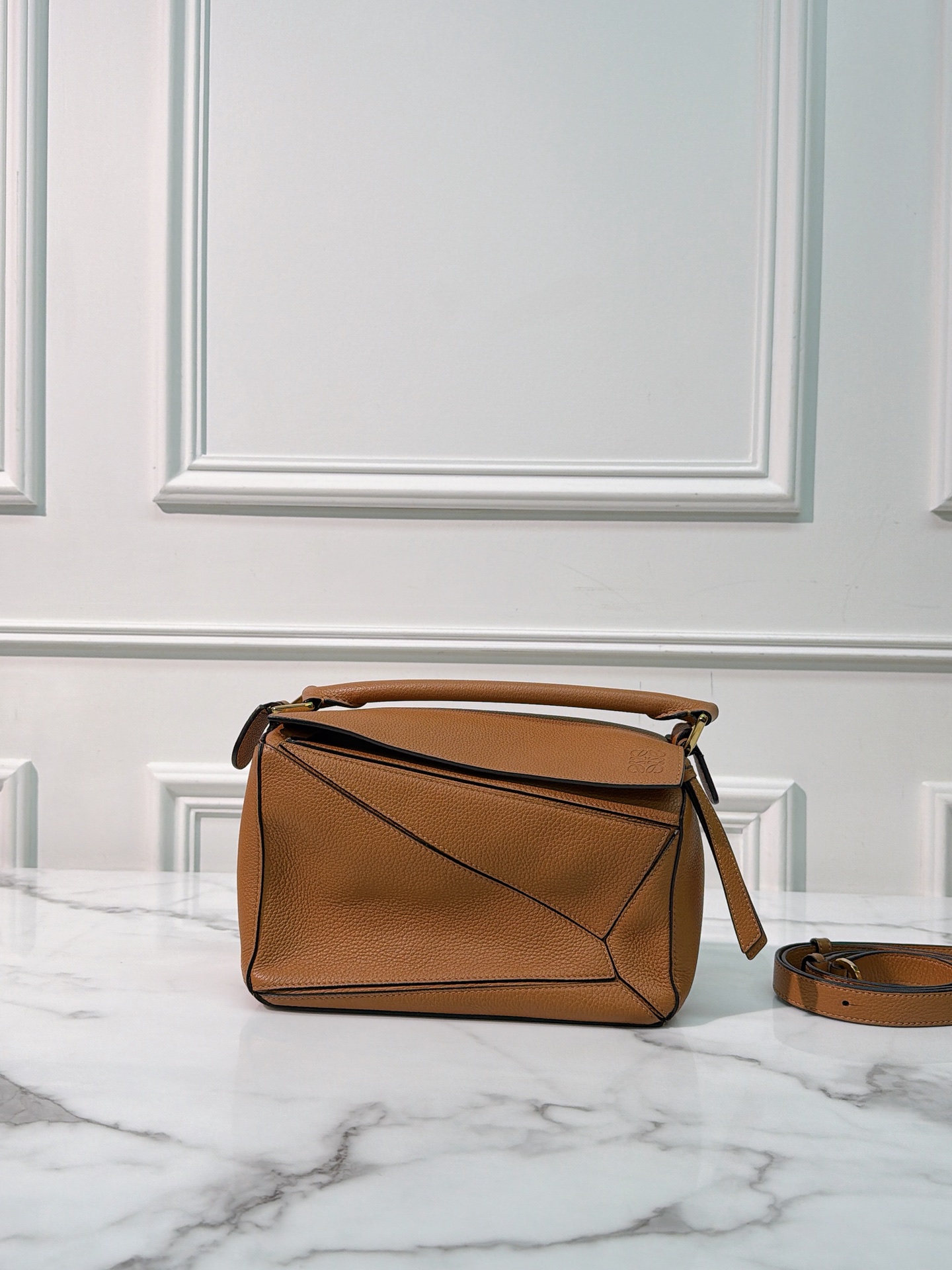 20408_01 LOEWE SMALL PUZZLE EDGE BAG 20408